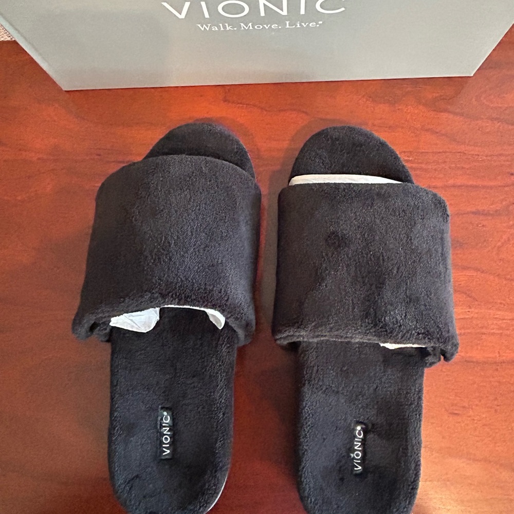 Vionic Dream, black, plush slipper, US Sz 9, NIB